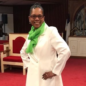 Meet your Posher, Cynthia